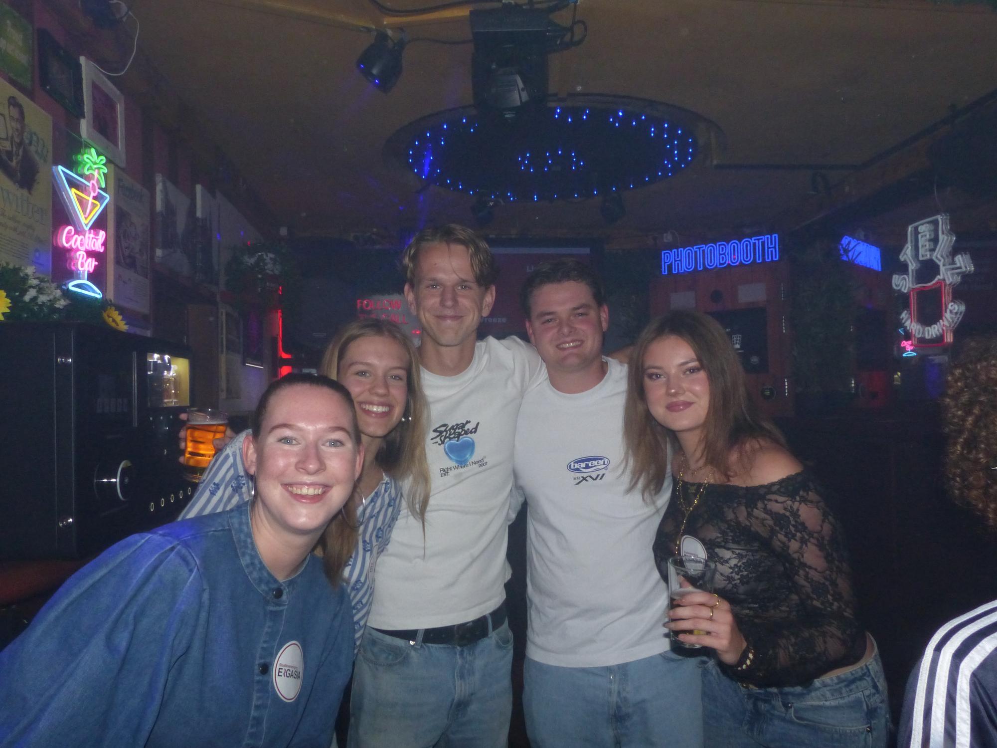 1aae51dfc3eb43a6815d1c40cd6cc0fd-lg.jpg